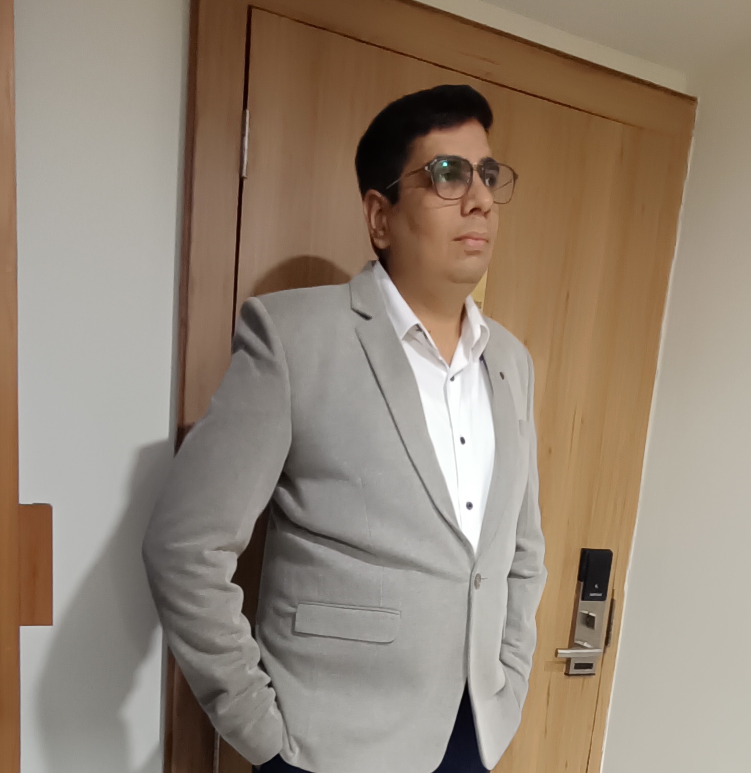 Deepak Krishnani - Insurance Agent in Nagpur